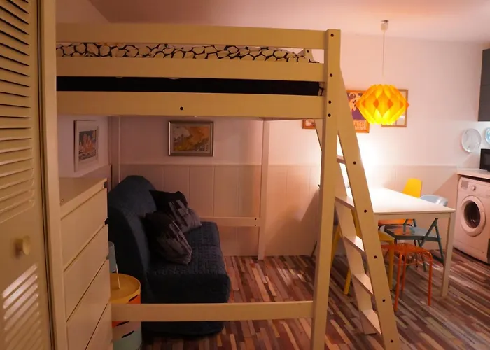 Cozy & Modern s In Embajadores Area - Center