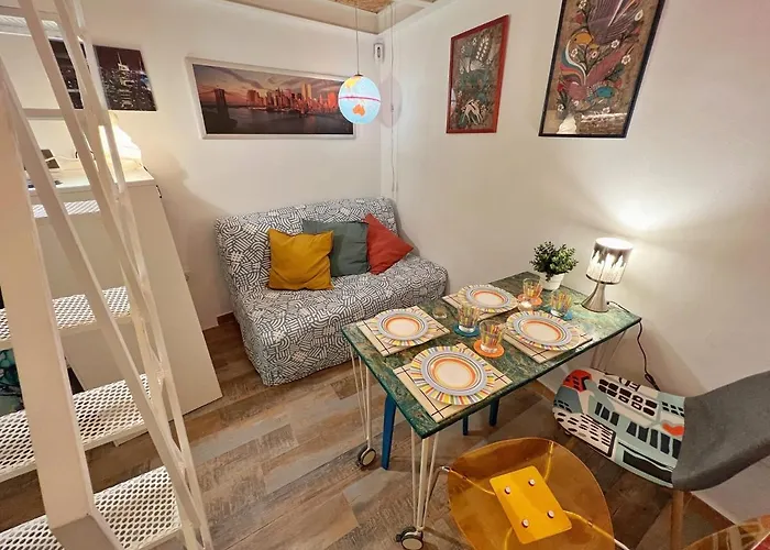 Cozy & Modern s In Embajadores Area - Center
